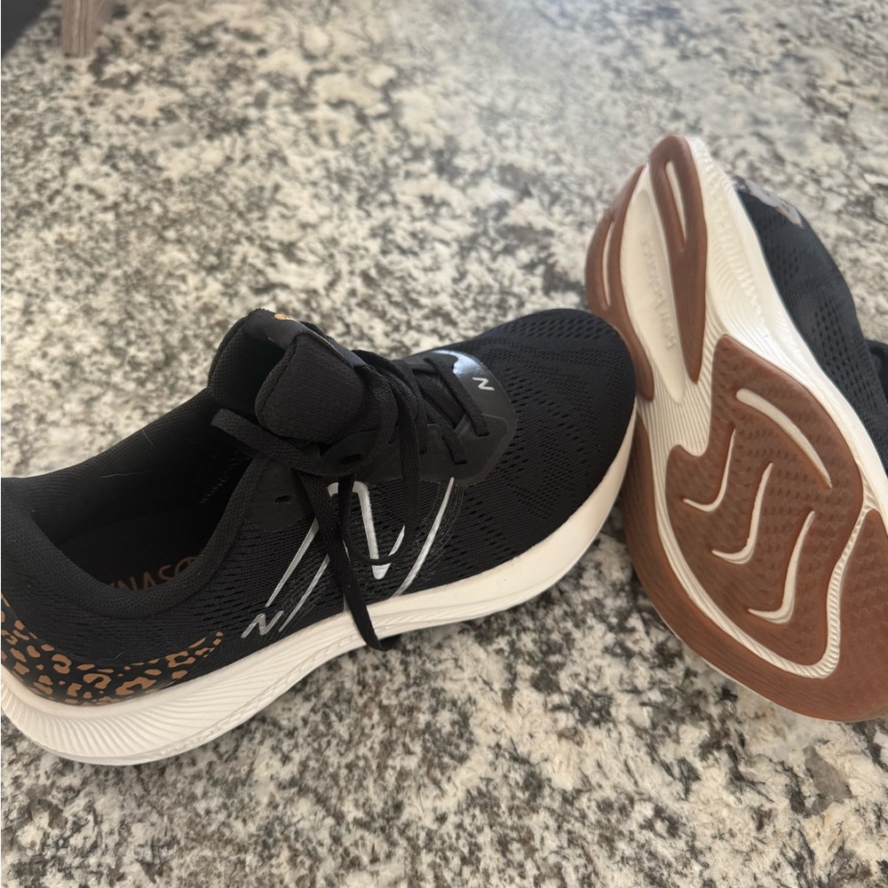 New Balance DynaSoft Pro Run v2 Leopard